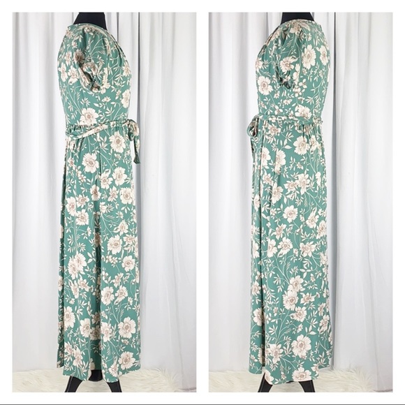 Gal Meets Glam Shannon Pleat Neck Maxi Dress - Picture 3 of 15